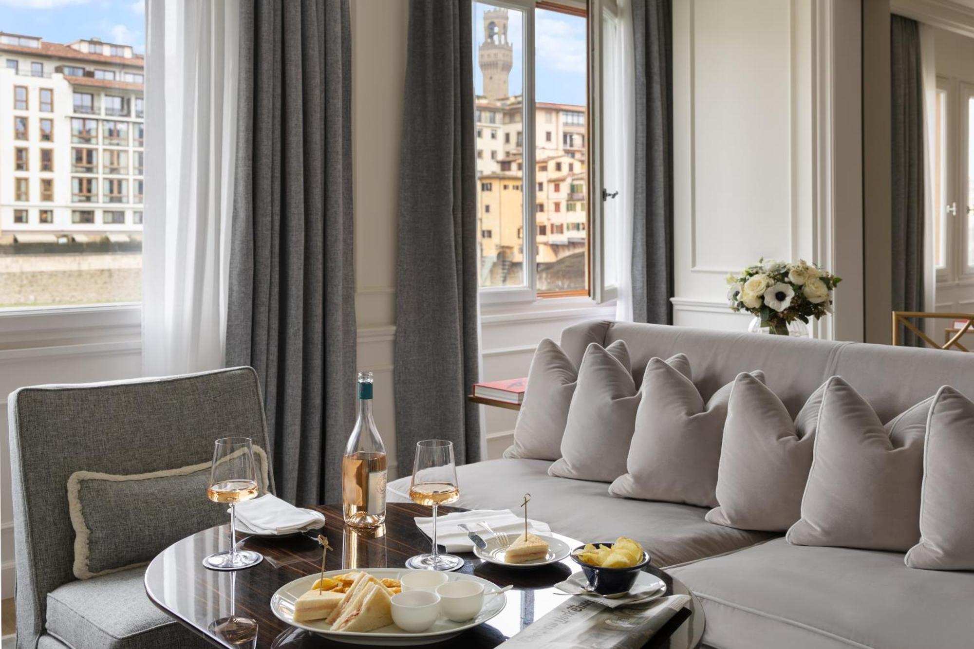 Lungarno Luxury Apartments - By Lungarno Collection Florence Exterior photo